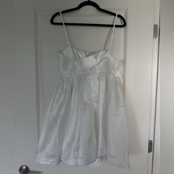 White 3D flower dress - Picture 2 of 3